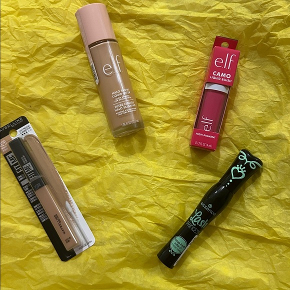 e.l.f. Makeup Set with Foundation, Blush, Mascara and Concealer. - Picture 1 of 1